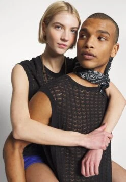 YOURTURN Sheer- Trui - Black -Yourturn Verkoopwinkel 0cd40003872f4f2f802f063b28fb3724