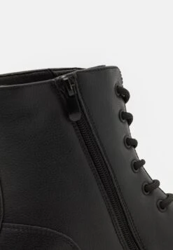 YOURTURN Veterboots - Black -Yourturn Verkoopwinkel 0db849e6441941bba0625771352e5e65