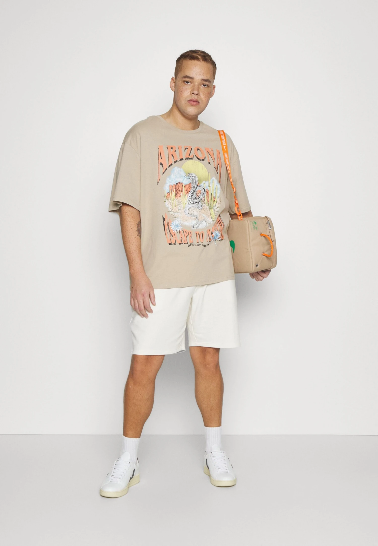 YOURTURN Unisex - T-Shirt Print - Beige 4 YOURTURN Unisex - T-Shirt Print - Beige - Afbeelding 2