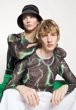 YOURTURN Unisex - Longsleeve -Black -Yourturn Verkoopwinkel 11e4b75ba17e4d299ac77c4582f0454d