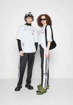 Yourturn Verkoopwinkel -Yourturn Verkoopwinkel 13c7be687fb64e03af324658e98f30a5