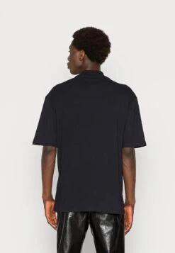 YOURTURN Unisex - T-Shirt Print -Black -Yourturn Verkoopwinkel 1dec16ba161a4a96a2b68bf283b96a7d