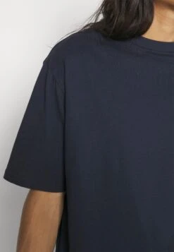 YOURTURN 3Pack Unisex - T-Shirt Basic - Olive, Beige, Dark Blue 17 YOURTURN 3Pack Unisex - T-Shirt Basic - Olive, Beige, Dark Blue -Yourturn Verkoopwinkel 1e075a2d112d48c99ff250af538b6565