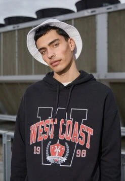 YOURTURN Sweater - Black -Yourturn Verkoopwinkel 1f3154b9ede24ff39ade37160d75e6b6