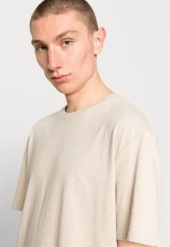 YOURTURN Unisex 5 Pack - T-Shirt Basic - Dark Grey/White/Beige -Yourturn Verkoopwinkel 1ff81c02e3974b36b3df2f96840a35da