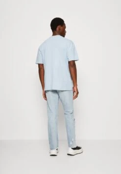 YOURTURN Unisex - T-Shirt Print - Light Blue -Yourturn Verkoopwinkel 20f9cd4319a54db6867701868e57b5ea