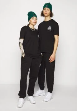 YOURTURN Wincent Weiss Basic - Trainingsbroek - Black -Yourturn Verkoopwinkel 2206c249a15845f49cd016ff6a9ee6ba