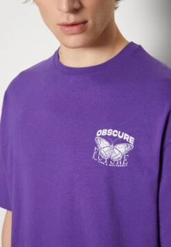 YOURTURN Nostalgia Future Tee Unisex - T-Shirt Print - Purple 13 YOURTURN Nostalgia Future Tee Unisex - T-Shirt Print - Purple -Yourturn Verkoopwinkel 24a978bdabcd4cd6a1b0dca363cb0175