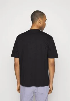 YOURTURN Tee Unisex - T-Shirt Print - Black -Yourturn Verkoopwinkel 24d8e17574ac4a9ea8d29bcc18acfeb8