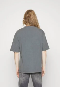 YOURTURN Unisex - T-Shirt Print - Mottled Black 10 YOURTURN Unisex - T-Shirt Print - Mottled Black -Yourturn Verkoopwinkel 2b0268491d4d429bb4869146ddfea5f0