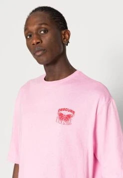 YOURTURN Nostalgia Future Tee Unisex - T-Shirt Print - Pink -Yourturn Verkoopwinkel 2c7e9a8267c24ab68707f78a01b1d56e