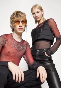 YOURTURN Unisex - Longsleeve -Red -Yourturn Verkoopwinkel 2ce283cda1134ef3b438bb9794367f44