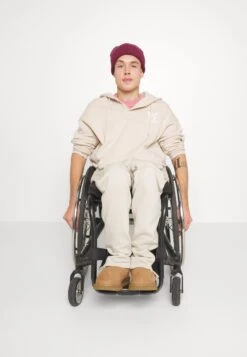 YOURTURN Trainingsbroek - Beige -Yourturn Verkoopwinkel 30a4bc65601f4a879bbe26118d38de02