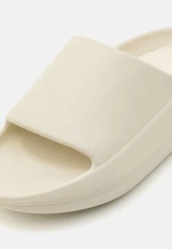 YOURTURN Badslippers - Off-White -Yourturn Verkoopwinkel 34d9dcdc581c4ecebb9256baeeb8d870