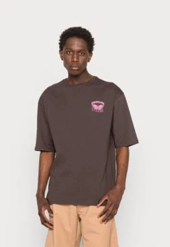 YOURTURN Nostalgia Future Tee Unisex - T-Shirt Print - Brown 9 YOURTURN Nostalgia Future Tee Unisex - T-Shirt Print - Brown -Yourturn Verkoopwinkel 36f7e96f8ea14564abd417ba45e7ff27