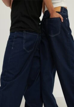 YOURTURN Unisex - Relaxed Fit Jeans - Rinsed Denim -Yourturn Verkoopwinkel 3eba42d452c84b3281dca619c9301187