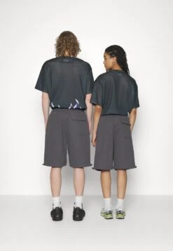 YOURTURN Genderless Parachute - Shorts - Dark Grey -Yourturn Verkoopwinkel 461c3a03b9af4250a48d4e57a95fd4e3