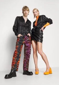 YOURTURN Festive Unisex - Overhemd - Black -Yourturn Verkoopwinkel 46aef2ab5be6497c873b85860e84630f