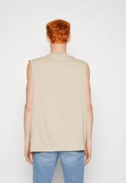 YOURTURN Unisex 2 Pack - Top - Beige/Dark Blue -Yourturn Verkoopwinkel 4f0d8b5fdd7947bbb5fbcf527ac8c441