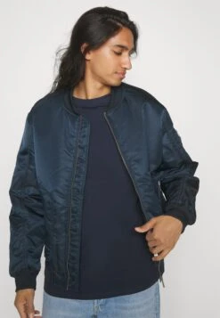 YOURTURN 3Pack Unisex - T-Shirt Basic - Olive, Beige, Dark Blue 15 YOURTURN 3Pack Unisex - T-Shirt Basic - Olive, Beige, Dark Blue -Yourturn Verkoopwinkel 5b3b0b549208478d880117e283d8c958