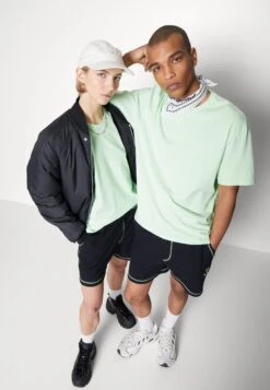 YOURTURN Unisex - T-Shirt Print - Light Green -Yourturn Verkoopwinkel 60ce607b690f44bbaf2b1a55780c0142