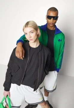 YOURTURN 3Pack Unisex - T-Shirt Basic - White/Mint/Black -Yourturn Verkoopwinkel 653bc11f8bea43f9b6b61d016c1de7b7