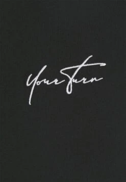 YOURTURN Unisex - Longsleeve - Black -Yourturn Verkoopwinkel 671ab0868aed428d9fb0366533cb1ce4