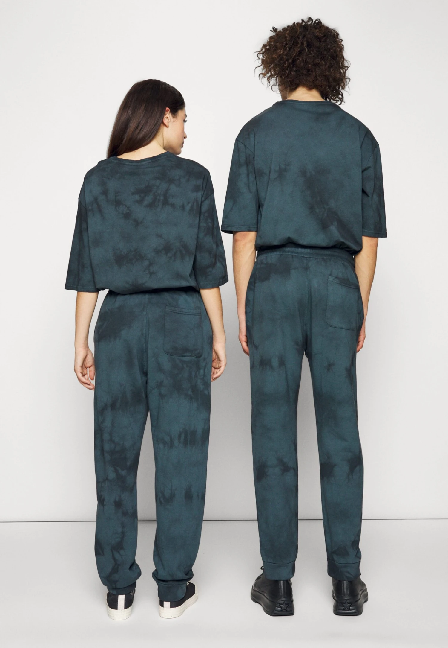 YOURTURN Wincent Weiss Unisex - Trainingsbroek - Black 7 YOURTURN Wincent Weiss Unisex - Trainingsbroek - Black - Afbeelding 5