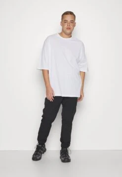 YOURTURN Unisex 3 Pack- T-Shirt Basic - White/Lilac/Black -Yourturn Verkoopwinkel 7d9c4d03c4054ce098a931d778e37683