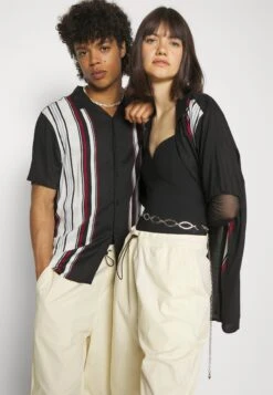 YOURTURN Genderless Parachute - Shorts - White 12 YOURTURN Genderless Parachute - Shorts - White -Yourturn Verkoopwinkel 834f1f83f56e4019a779e61f5e6b9f84