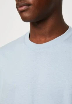 YOURTURN Unisex - T-Shirt Print - Light Blue -Yourturn Verkoopwinkel 870032fc84a046f4b46e42c37f3fabfe