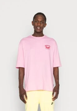 YOURTURN Nostalgia Future Tee Unisex - T-Shirt Print - Pink -Yourturn Verkoopwinkel 874a9cb0584d41daa4ff79bb35283a3f