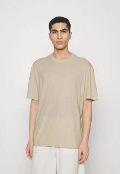 YOURTURN Unisex 2 Pack - T-Shirt Basic - Offwhite/Light Green 11 YOURTURN Unisex 2 Pack - T-Shirt Basic - Offwhite/Light Green -Yourturn Verkoopwinkel 8890b013758943de8d726c3801ba5681