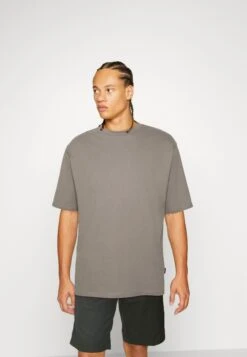 YOURTURN 3Pack Unisex - T-Shirt Basic - Grey/Purple/Black -Yourturn Verkoopwinkel 8b77cf9e679340c08f0c97a76430611d