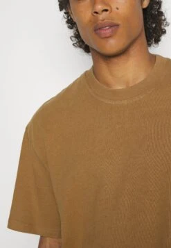 YOURTURN Unisex - T-Shirt Basic - Beige 15 YOURTURN Unisex - T-Shirt Basic - Beige -Yourturn Verkoopwinkel 983f77759d2441d68f2570b0c0e4df4f