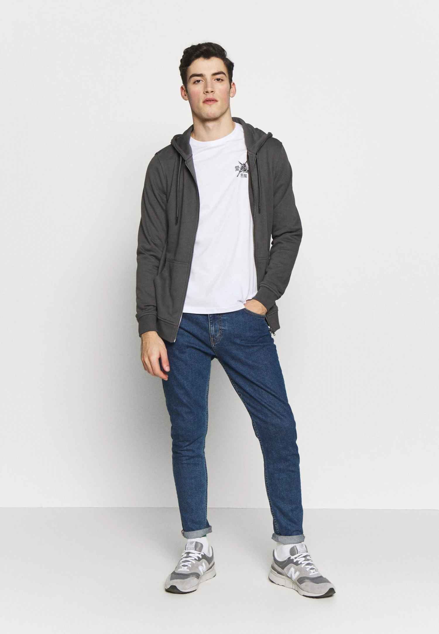 YOURTURN Longsleeve - White 4 YOURTURN Longsleeve - White - Afbeelding 2