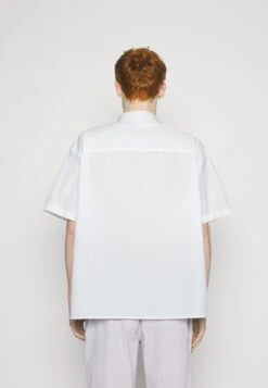 YOURTURN Plain Boxi Fit Unisex - Overhemd -White 10 YOURTURN Plain Boxi Fit Unisex - Overhemd -White -Yourturn Verkoopwinkel a34fa0ad00954f03afd155ebef1e00bd