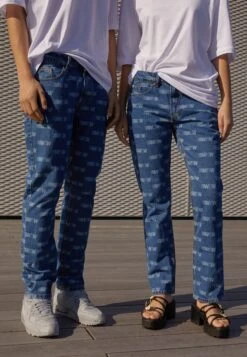 YOURTURN WincentWeiss Unisex - Straight Leg Jeans - Blue Denim -Yourturn Verkoopwinkel a5ddceb9deca42e4a92affcc74036bd6