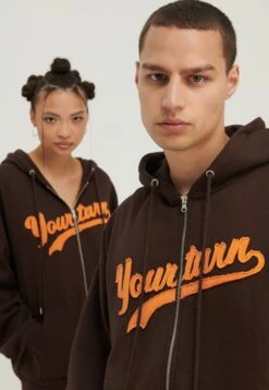 YOURTURN Unisex - Sweater Met Rits - Dark Brown 11 YOURTURN Unisex - Sweater Met Rits - Dark Brown -Yourturn Verkoopwinkel aca6093816a1461ab9b0c0a451d461c7