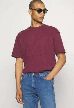 YOURTURN Unisex - T-Shirt Basic -Red -Yourturn Verkoopwinkel ae35f53deb5d4e2da3813346f1615946