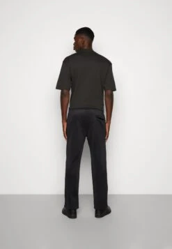 YOURTURN Unisex - Trainingsbroek - Black -Yourturn Verkoopwinkel b4ad6068df1f4c538a4520b01ec3793c