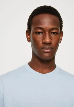 YOURTURN Unisex - T-Shirt Print - Light Blue -Yourturn Verkoopwinkel b688a4203028415f8644abd7f9f50f39