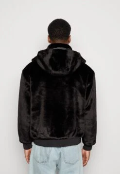 YOURTURN Winterjas - Black -Yourturn Verkoopwinkel b69717c3558e48f98329c556f739bf64