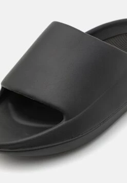 YOURTURN Badslippers - Black 13 YOURTURN Badslippers - Black -Yourturn Verkoopwinkel c5f53602b0f94c0e9e5d364964367df6