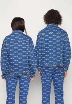 YOURTURN Wincent Weiss Unisex - Spijkerjas - Blue Denim -Yourturn Verkoopwinkel c630b7dfe58a4d7ca402fc41b2b71edb