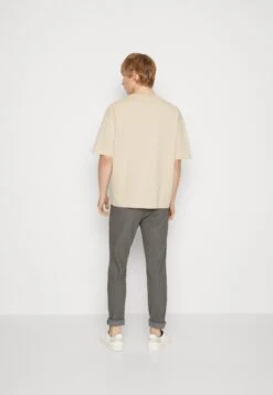 YOURTURN Graphic Tee Unisex - T-Shirt Print - Beige -Yourturn Verkoopwinkel c8293563e1094145a512e4cf53ccff3c