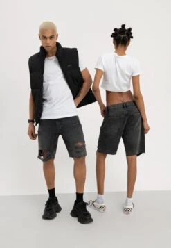 YOURTURN Unisex - Jeansshort - Black 9 YOURTURN Unisex - Jeansshort - Black -Yourturn Verkoopwinkel cb0e8a238396470b9ff5ebb0b55a6e08
