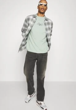 YOURTURN Unisex - T-Shirt Print - Green -Yourturn Verkoopwinkel cc13ef0d0e5b46b79b7e32b0cd7d484f