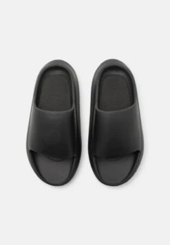 YOURTURN Badslippers - Black 11 YOURTURN Badslippers - Black -Yourturn Verkoopwinkel cf646b70f2e848caa63bab5f5d5868bd