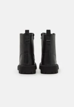 YOURTURN Veterboots - Black -Yourturn Verkoopwinkel d4ee08c0b3bf43f3b0381acd10e2d910